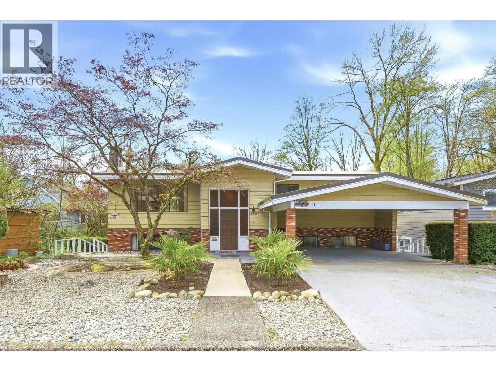 Property Photo: 5180 Springdale Court BC V5B 4P4
