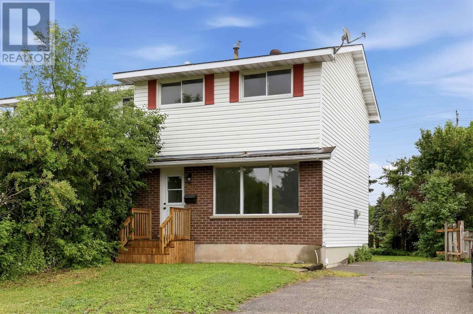 Property Photo: 66 Copernicus Dr ON P6A 6H2