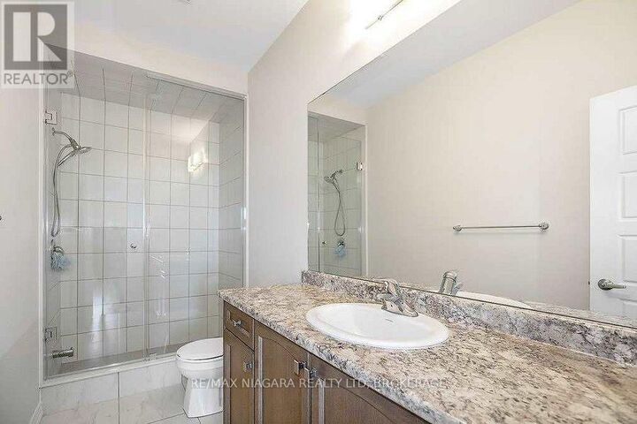 Property Photo:  10 Explorer Way  ON L2V 0K1 
