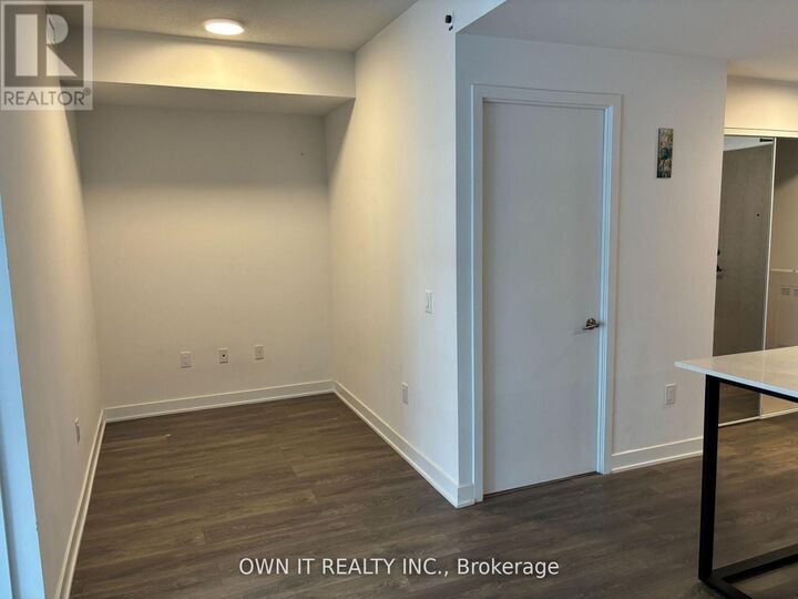 Property Photo:  35 Tubman Avenue 917  ON M5A 0M8 