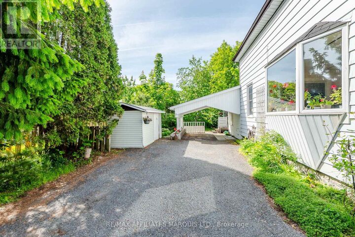 Property Photo:  10 Smith Avenue  ON K6J 1E9 