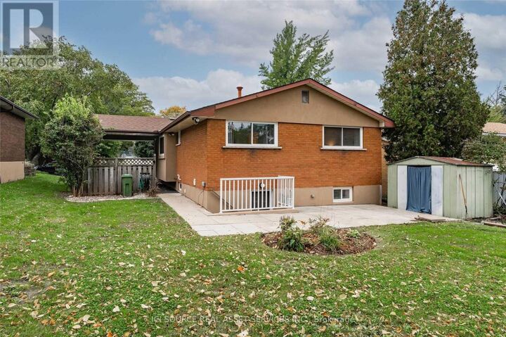 Property Photo:  27 Brenlyn Court Upper  ON L9C 4N8 