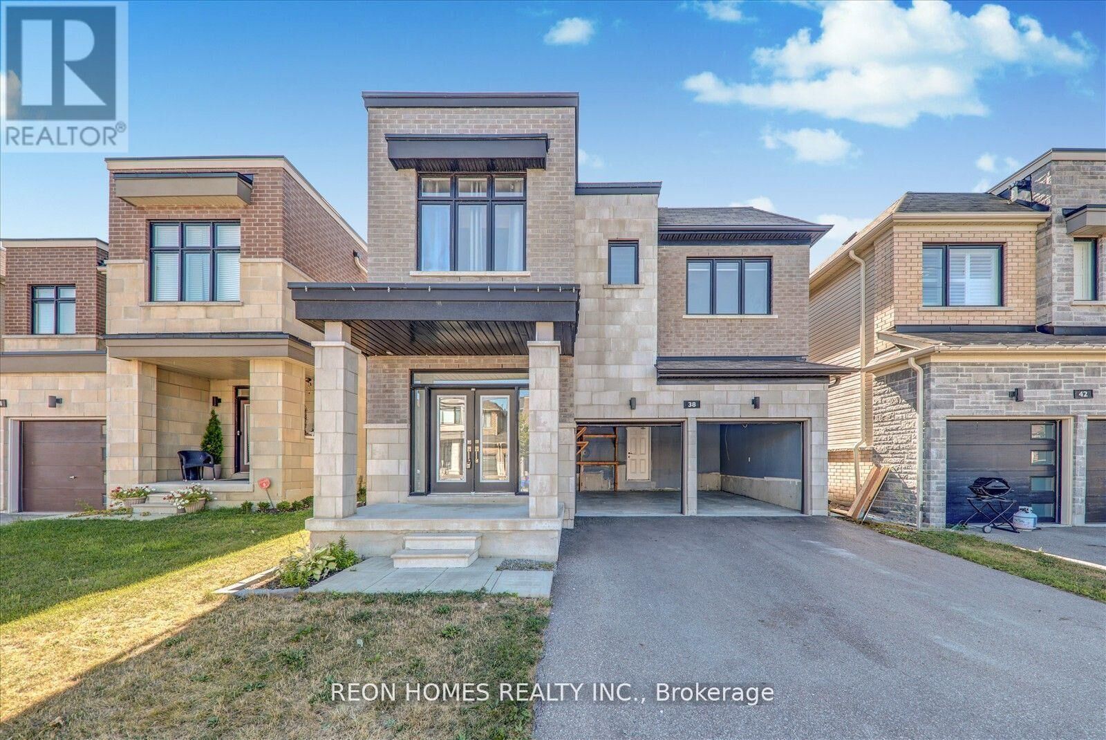 Property Photo: 38 Crows Nest Lane ON L1C 4A9