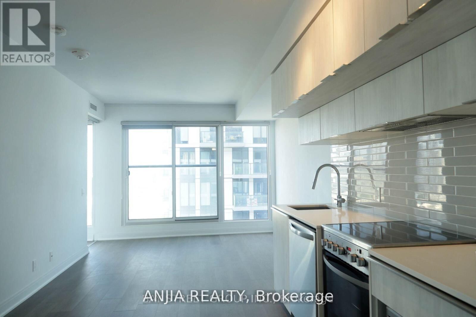 Property Photo: 181 Dundas Street East 2711-1br ON M5A 0N5