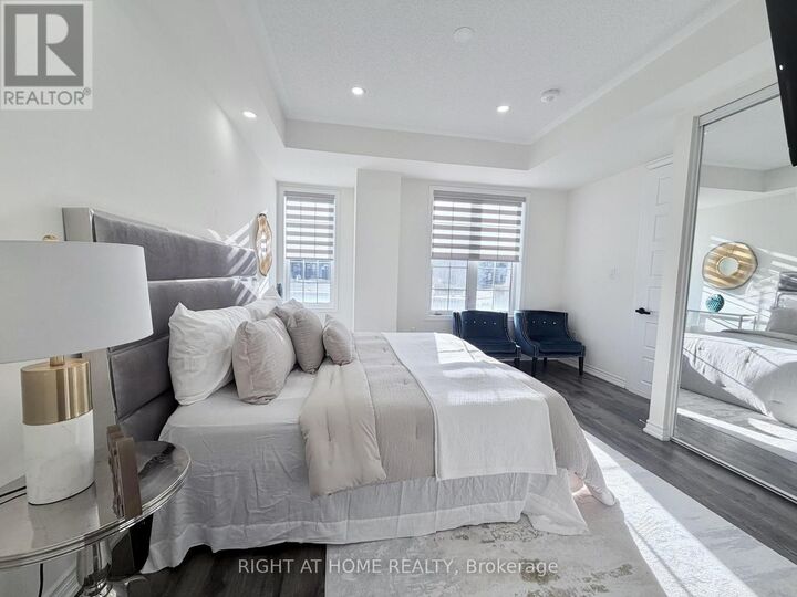 Property Photo:  1222 Rose Way 21 Main  ON L9E 1P2 
