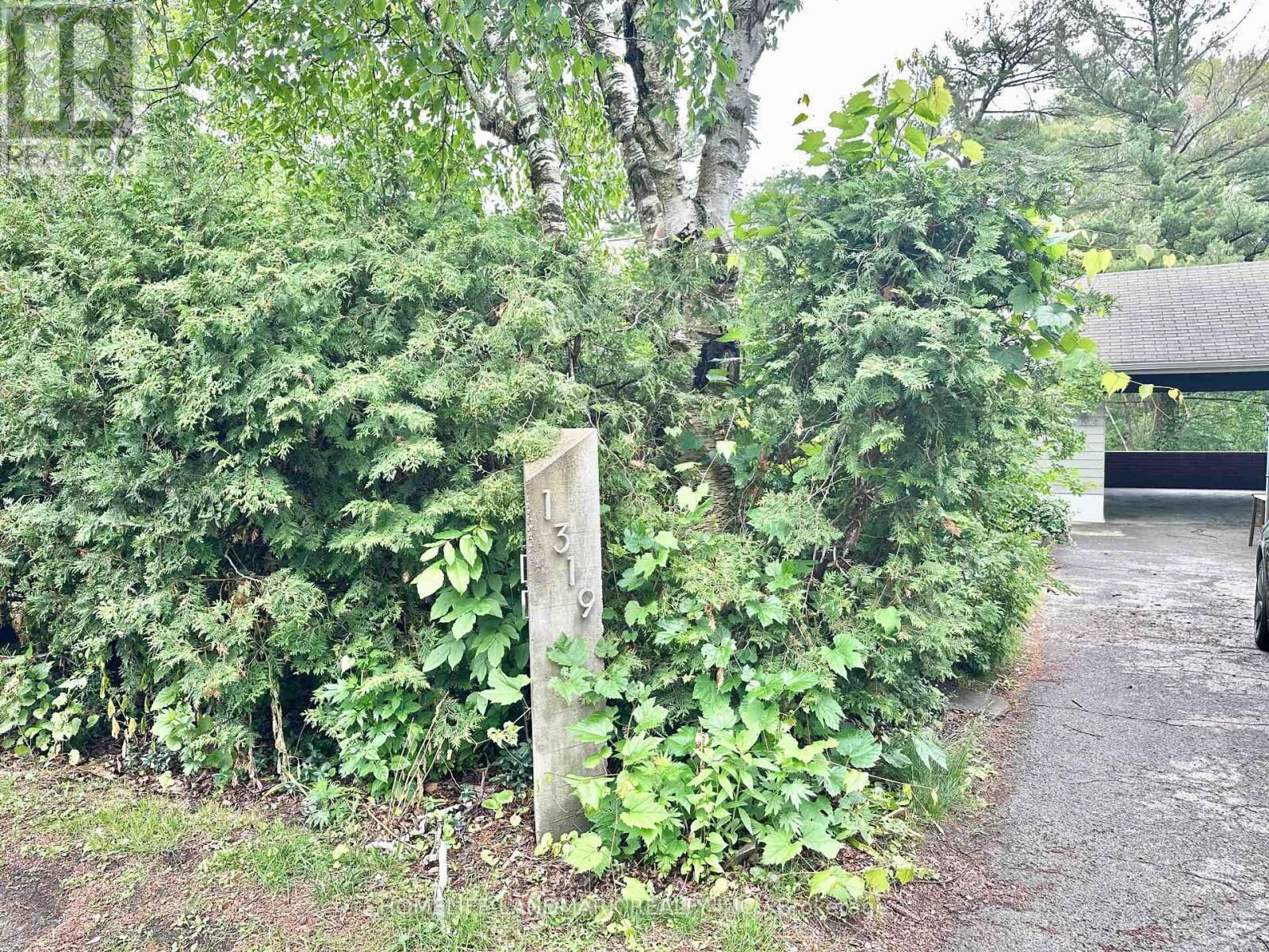 Property Photo:  1319 Cumnock Crescent  ON L6J 2N6 