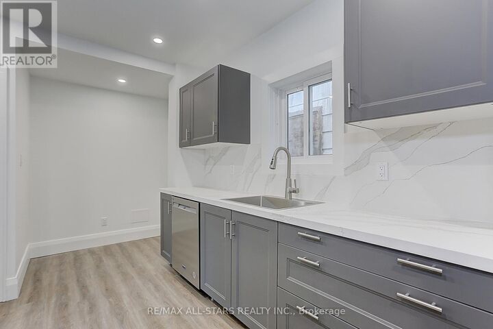 Property Photo:  94 Thirty Ninth Street 2  ON M8W 3M7 