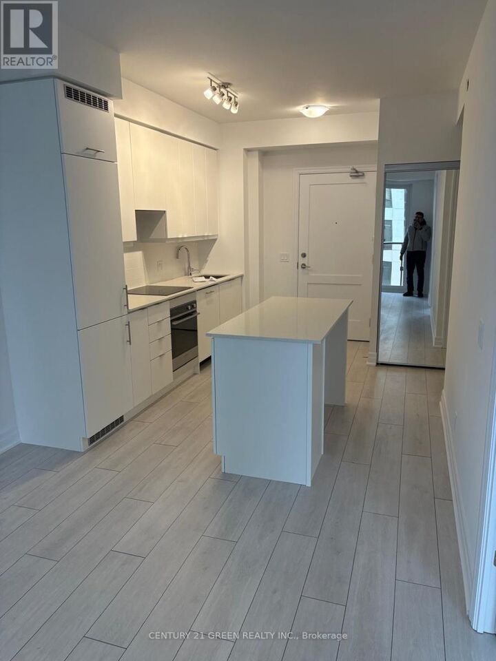 Property Photo: 30 Elm Drive West 3209 ON L5B 0N6