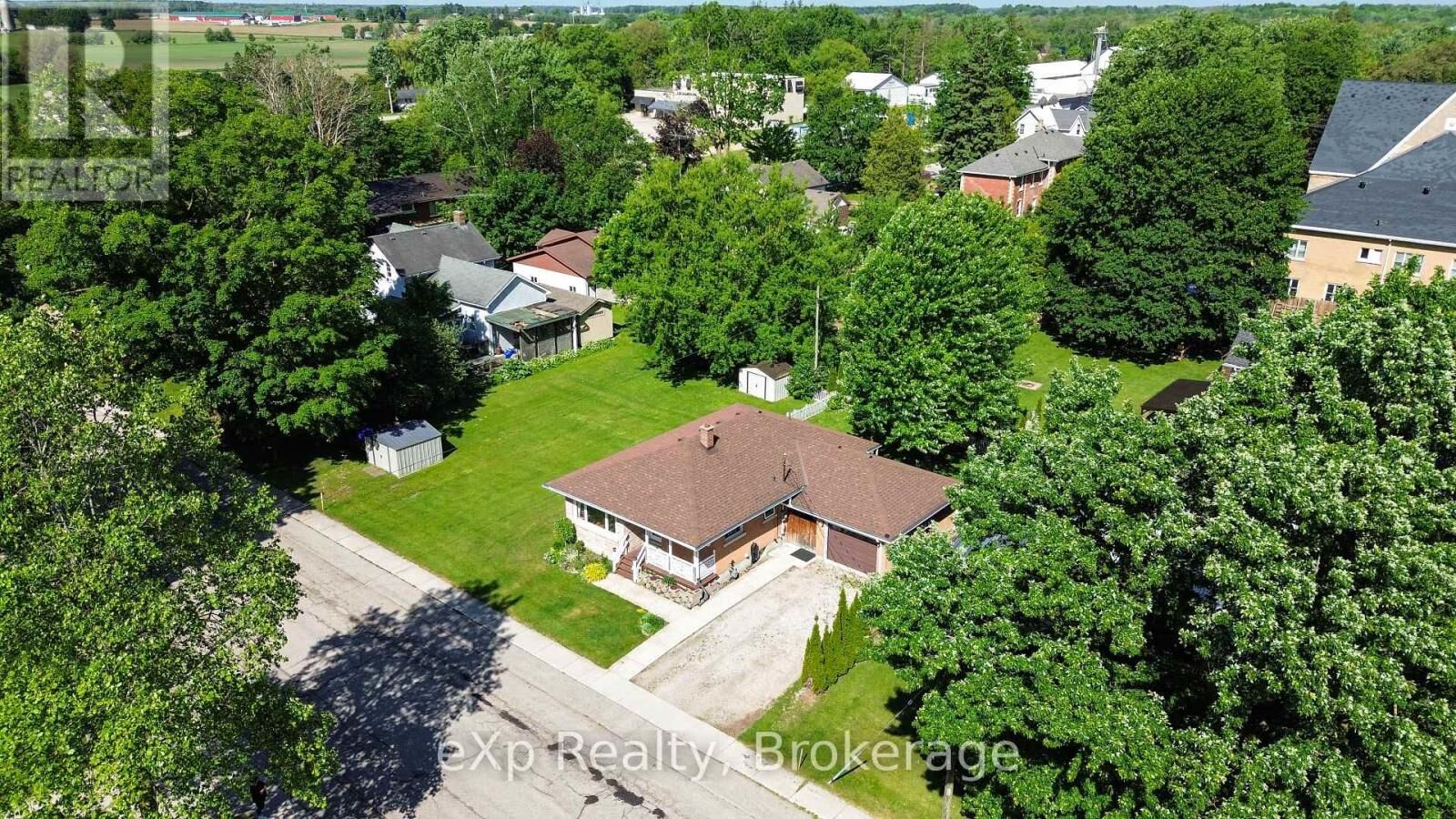 Property Photo: 64 Raglan Street West ON N0G 1Z0