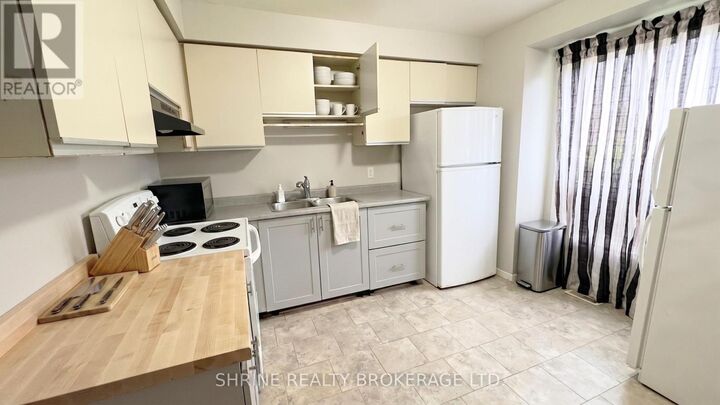 Property Photo:  550 Second Street 52  ON N5V 3S3 