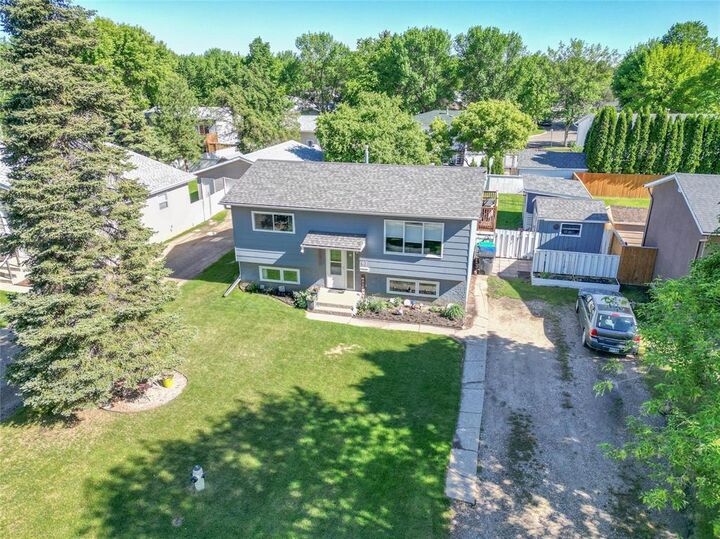 Photo de la propriété:  67 Parkdale Drive  MB R7B 3B8 
