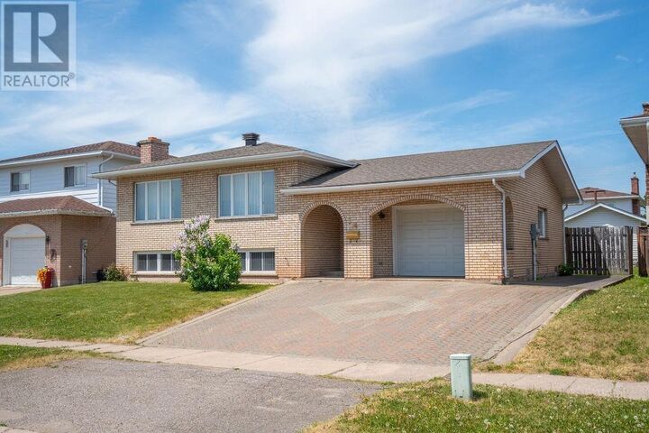 Property Photo: 34 Bitonti Cres ON P6C 6A9