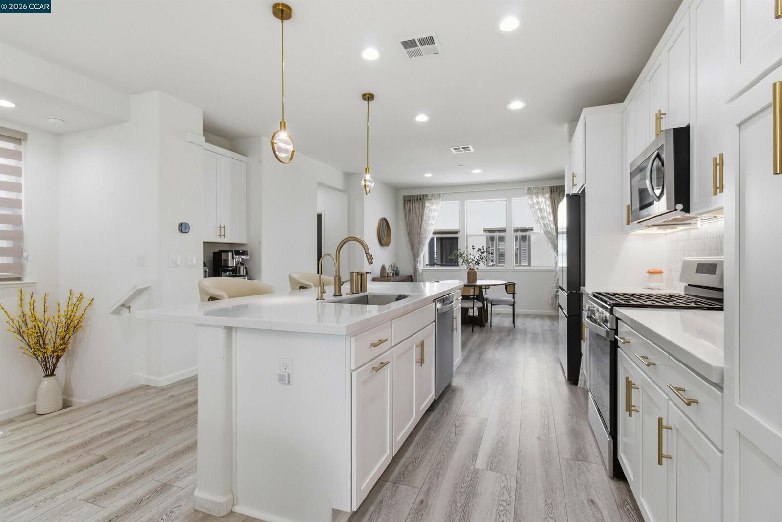 Property Photo:  2850 Saltpond Cmn  CA 94550 
