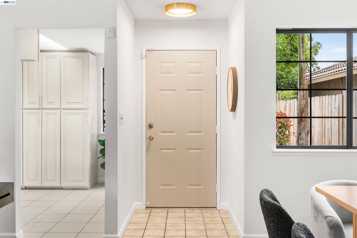 Property Photo: 2748 Carpinteria Dr CA 94531