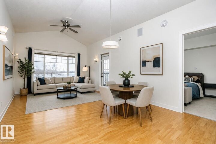 Property Photo:  2565 Hanna Crescent NW 19  AB T6R 0M4 