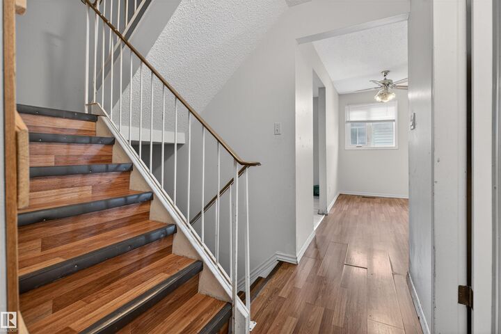 Property Photo:  4275 76 Street NW 1  AB T6K 2M9 