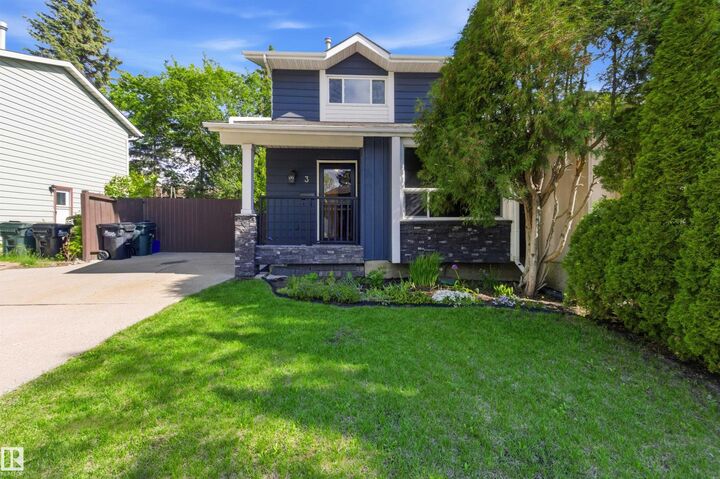 Property Photo: 3 Woodbine Court AB T8A 4B1