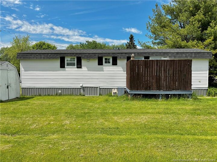 52 Dupuis Avenue — photo 1