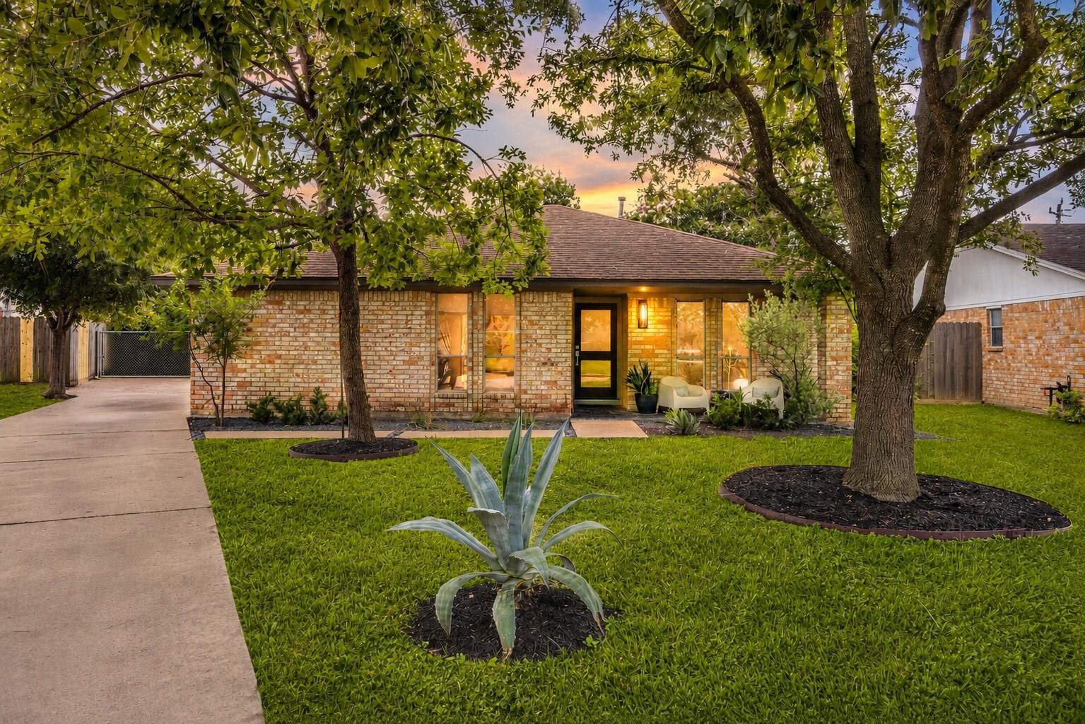Property Photo:  5702 Hoover Street  TX 77092 