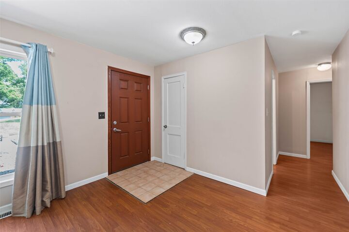 Property Photo: 1530 Jade Street IA 50135