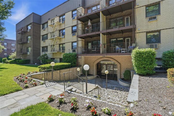 Property Photo:  2241 Palmer Avenue 4M  NY 10801 