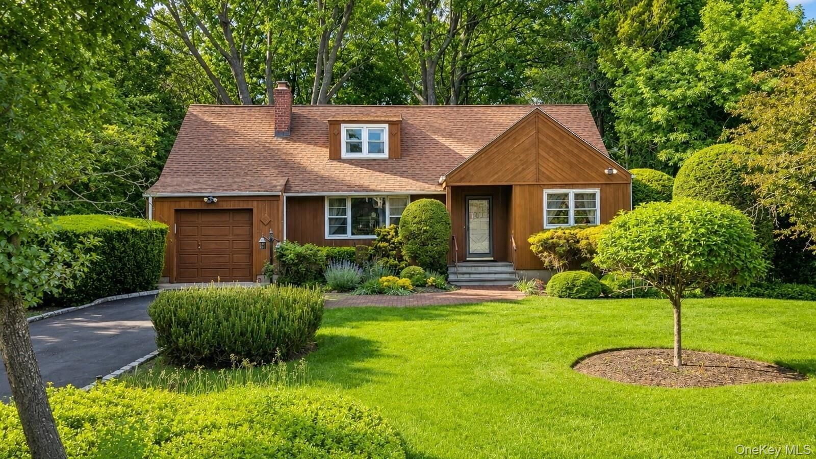 Property Photo: 9 Sheep Pasture Lane NY 11743