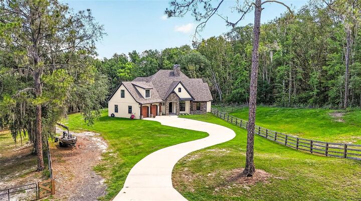 Property Photo: 17265 Meadow Bluff View FL 33523