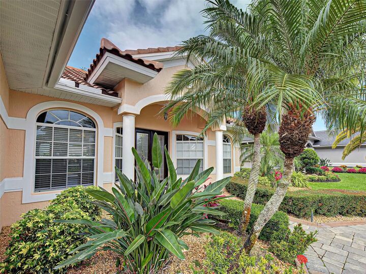 Property Photo:  5017 Bella Terra Drive  FL 34293 