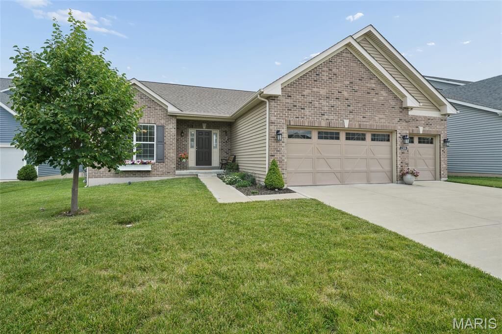Property Photo: 2384 Chemin Avenue MO 63301