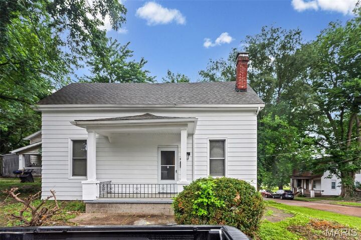Property Photo:  327 N 1st Street  IL 62220 