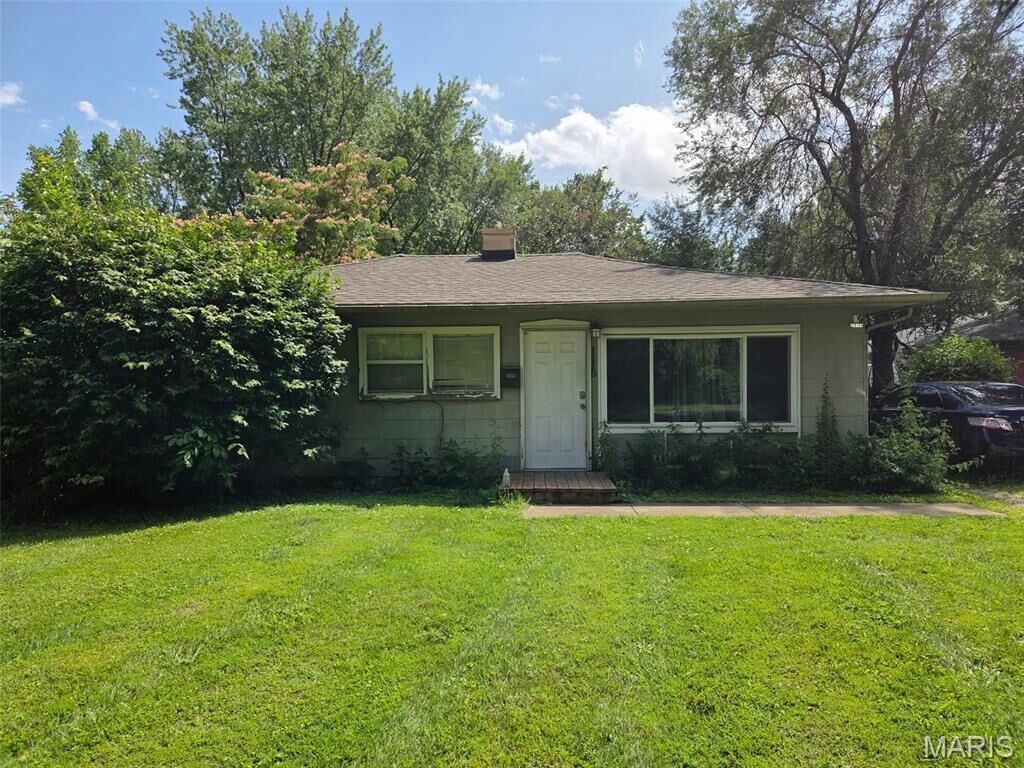 Property Photo:  1115 N 39th Street  IL 62226 