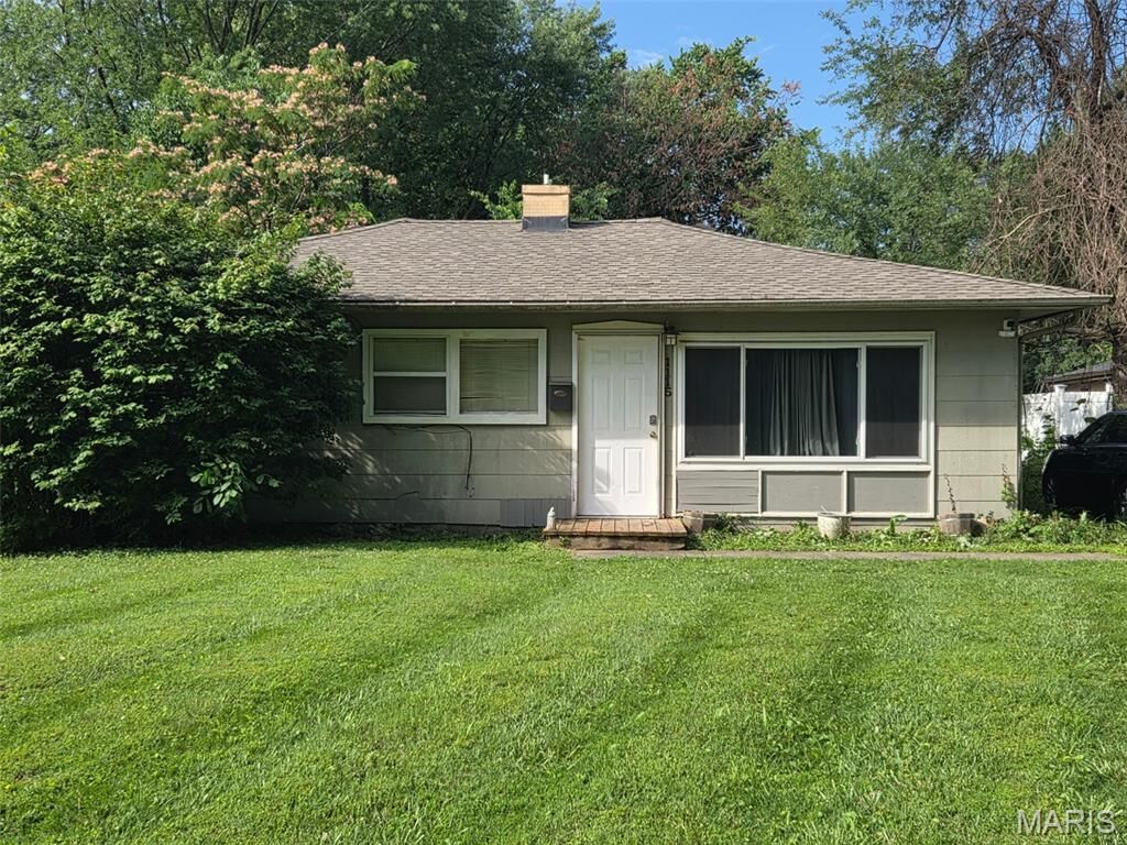 Property Photo:  1115 N 39th Street  IL 62226 