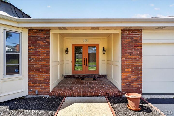 Property Photo:  2435 Baxton Way  MO 63017 