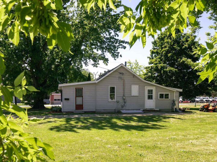 Property Photo:  9 Carrie Street  MI 49345 
