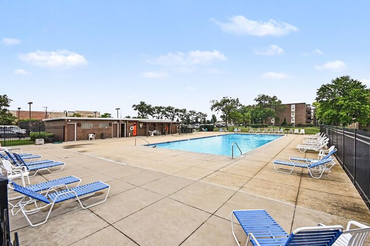 Property Photo:  1311 S Finley Road 317  IL 60148 