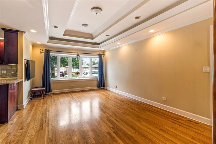 Property Photo: 4836 N Mont Clare Avenue IL 60656