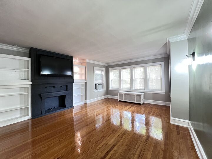 Property Photo:  5350 W Crystal Street 2  IL 60651 