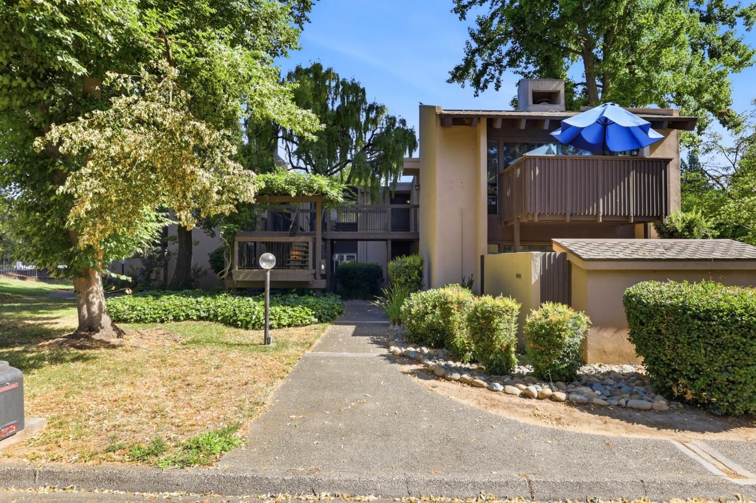 Property Photo: 2201 Woodside Lane 1 CA 95825