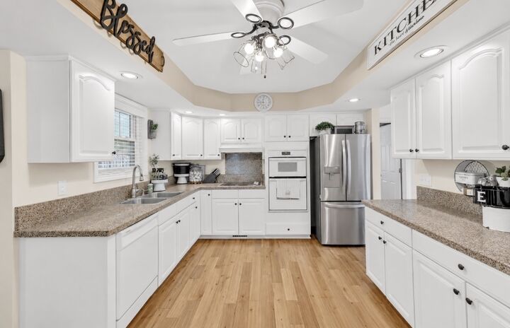 Property Photo:  518 Redstone Dr  TN 37066 