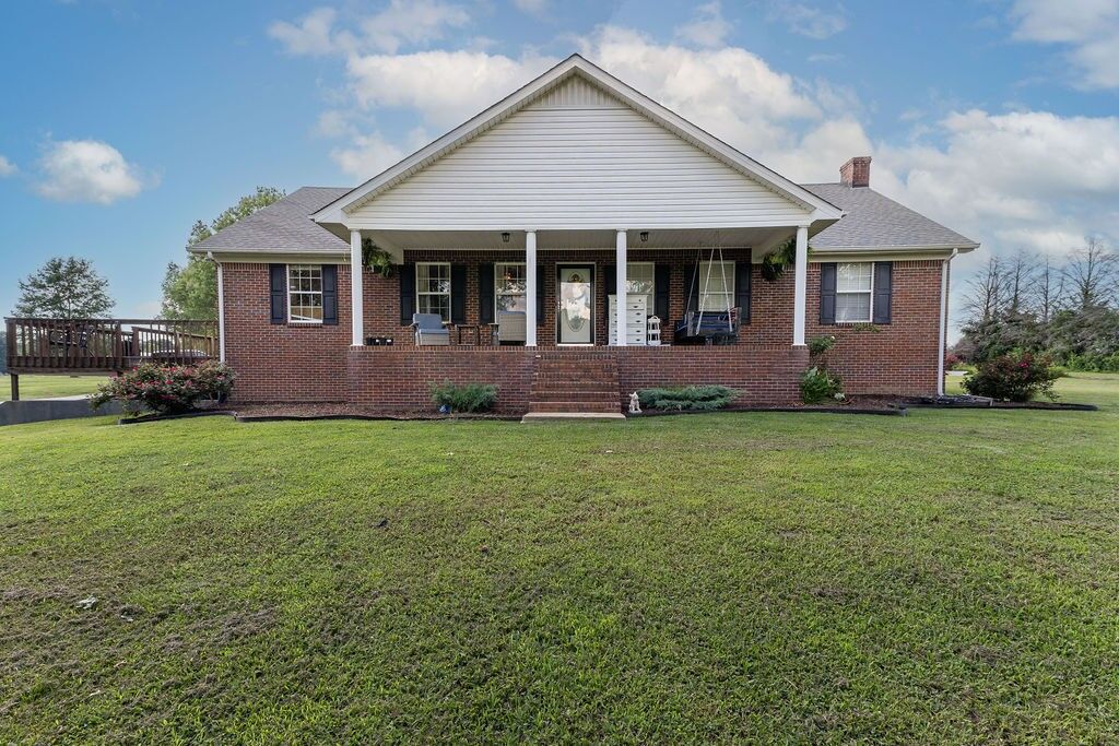 Property Photo: 187 N Old Military Rd TN 38483