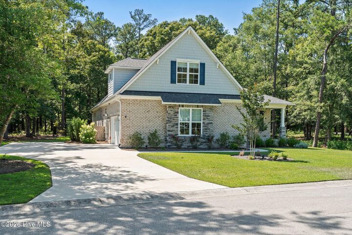 Property Photo: 611 Grovewood Lane SE NC 28422