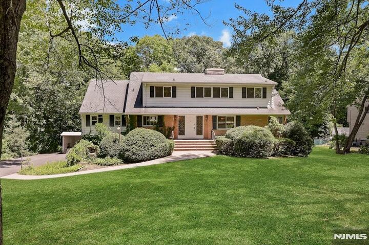 Property Photo:  64 Overlook Drive  NJ 07677 