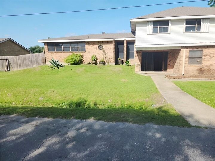 Property Photo: 209 Historic East Street LA 70051