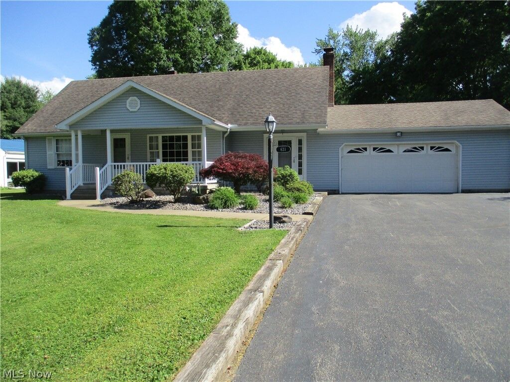 Property Photo: 631 Ravine Drive OH 44505