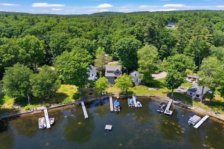 Property Photo:  50 Gaumont Road  NH 03087 