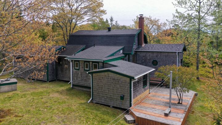 952 Port Latour Road — photo 1