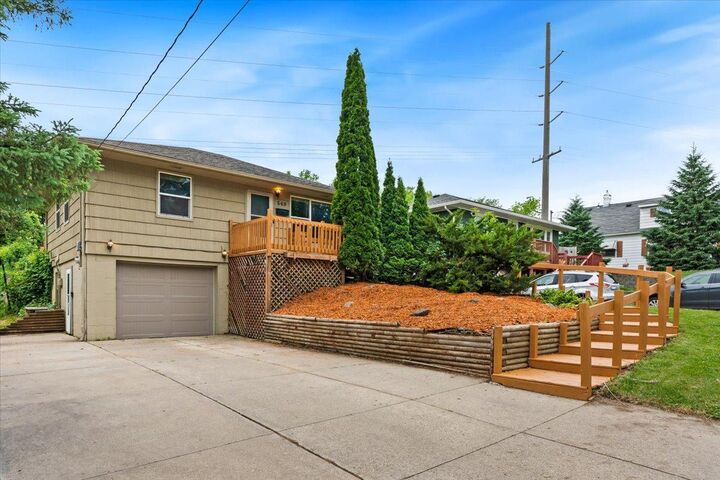 Property Photo: 549 E Rose Street MN 55060