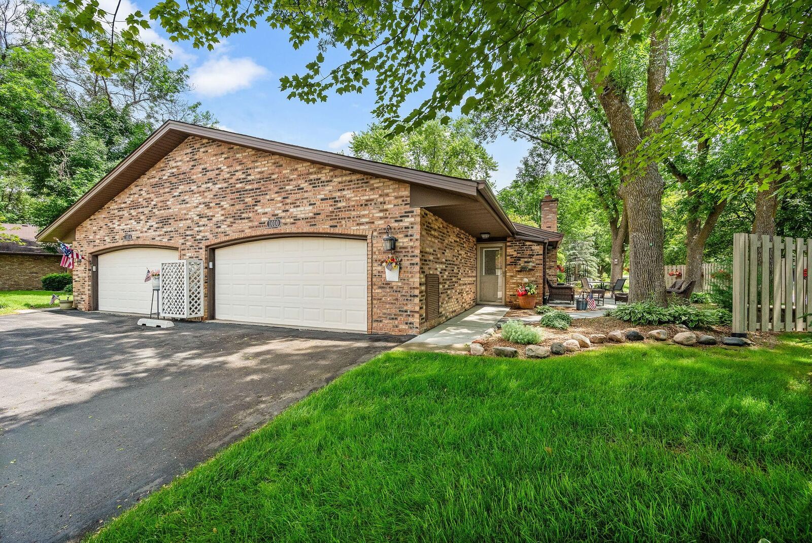 Property Photo:  1010 Xene Lane N  MN 55447 