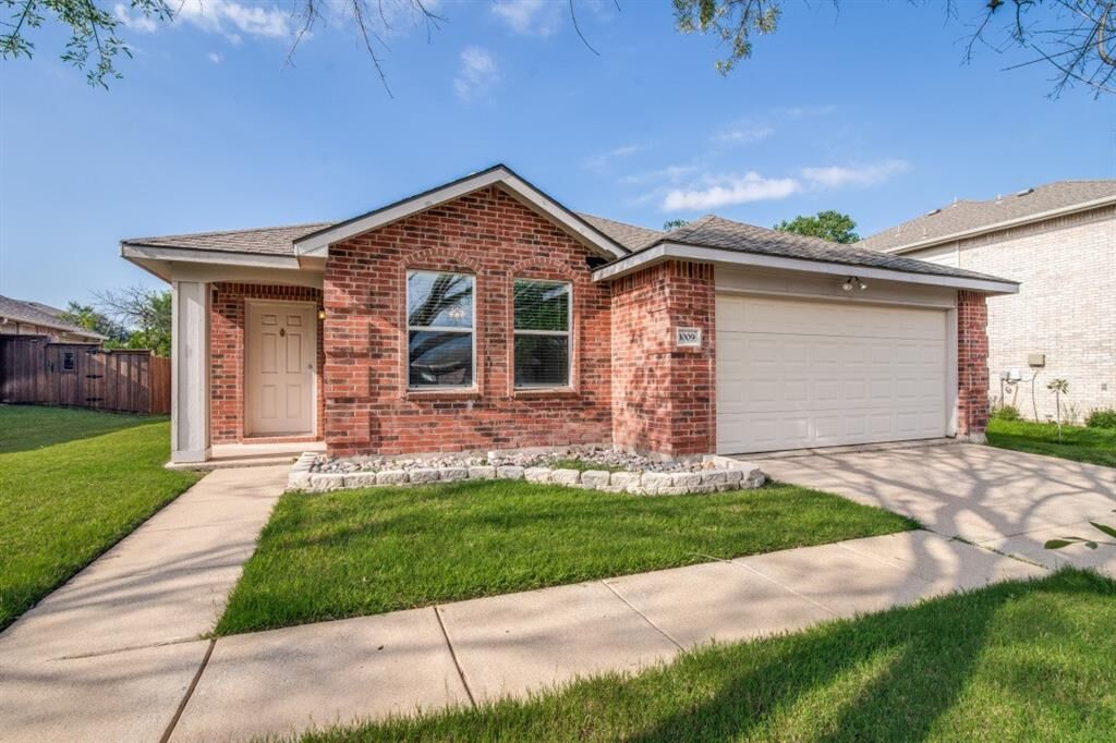 Property Photo:  1009 Lowndes Lane  TX 75098 