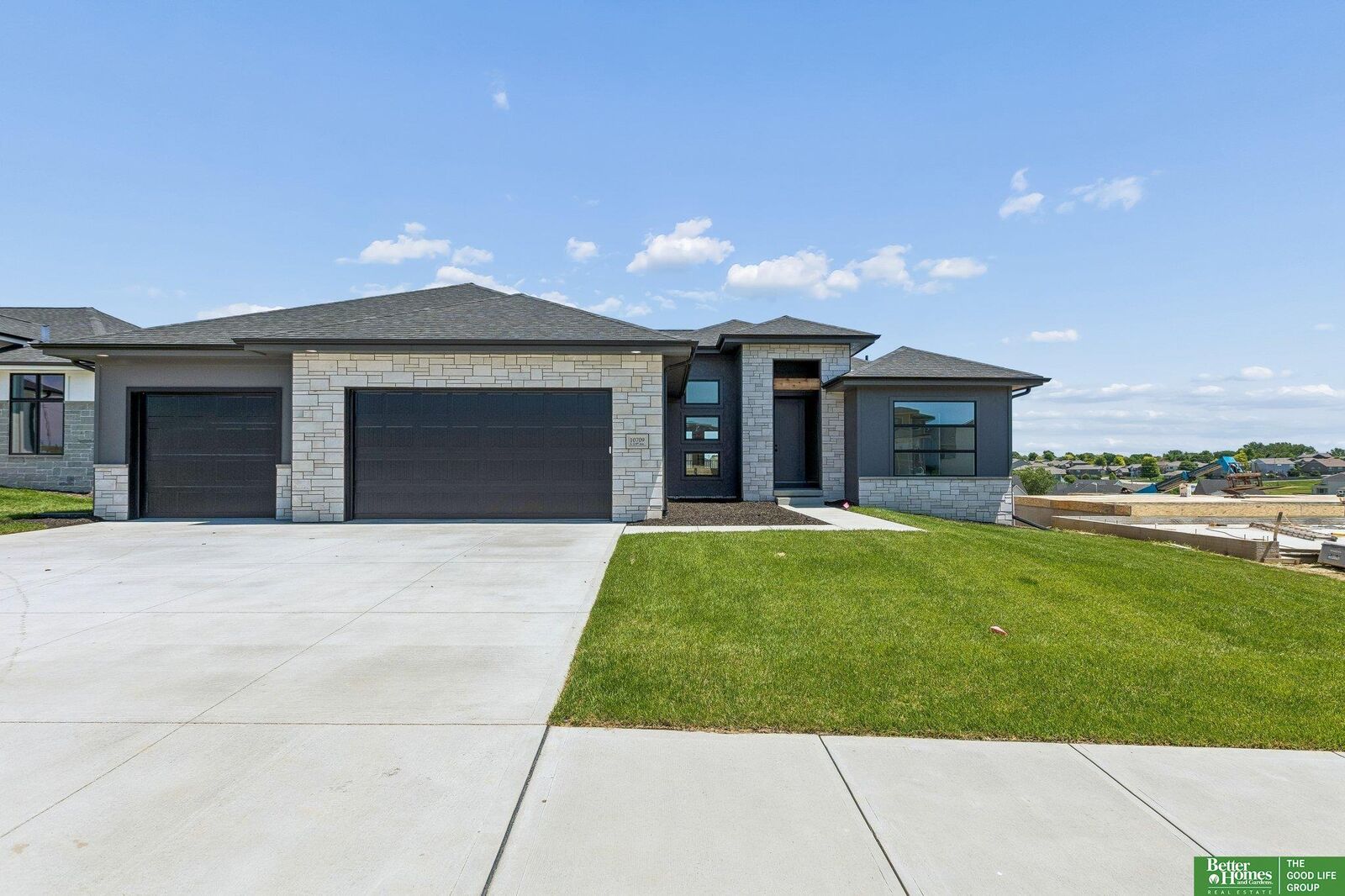 Property Photo:  10709 S 219th Avenue  NE 68028 
